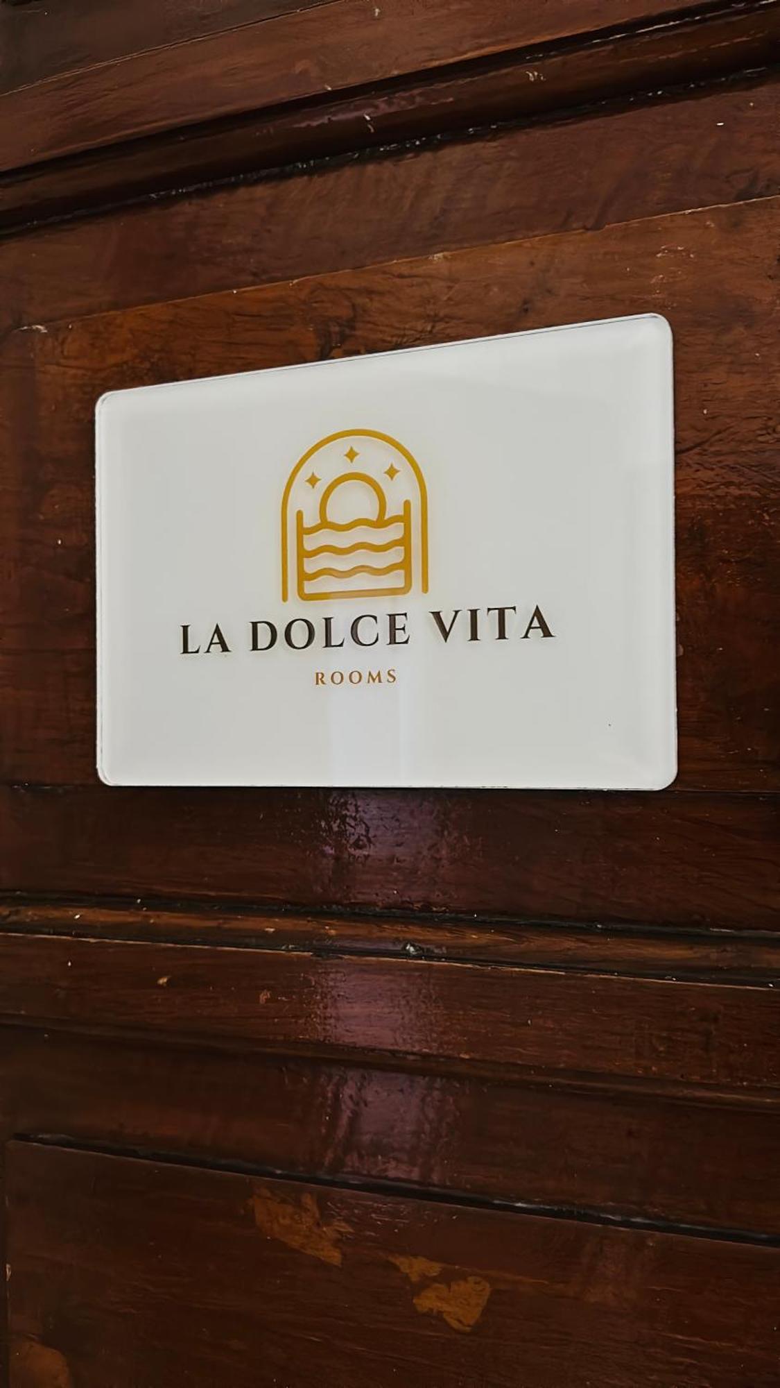 La Dolce Vita Napoli Esterno foto